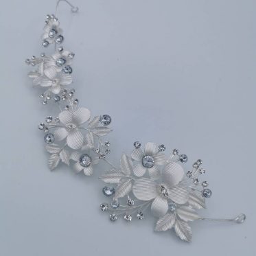 TIARA DE METAL Y CRISTALES PLATEADA